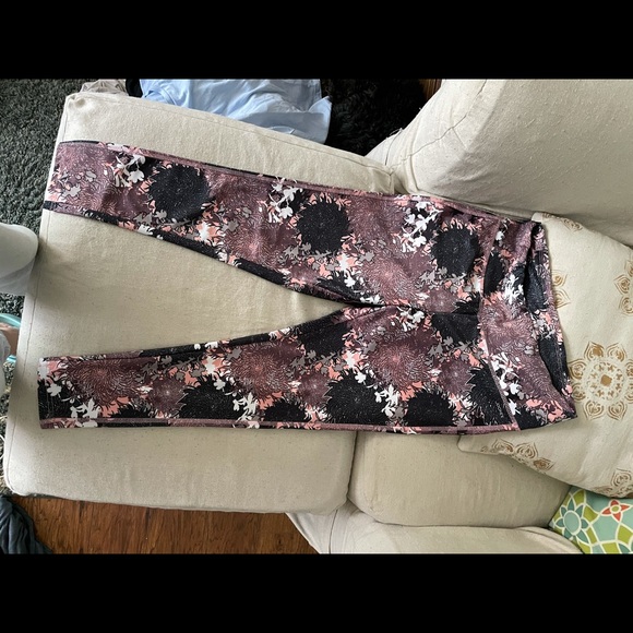 Floral Leggings - Picture 1 of 4